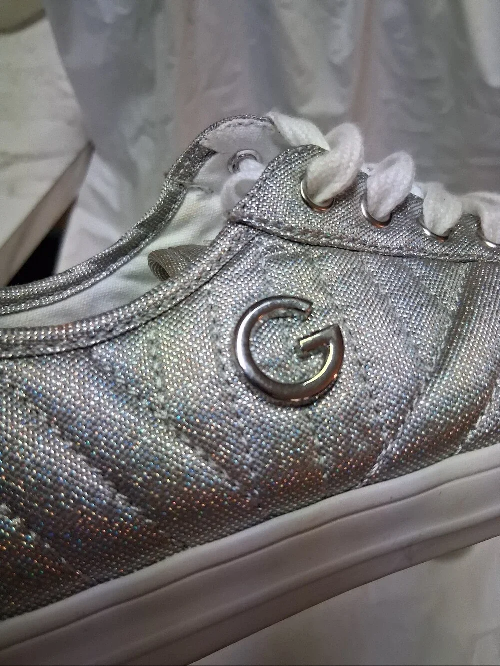 G By Guess Women's Glitter Lace-Up Casual Sneakers - Silver Size 8.5 Preowned